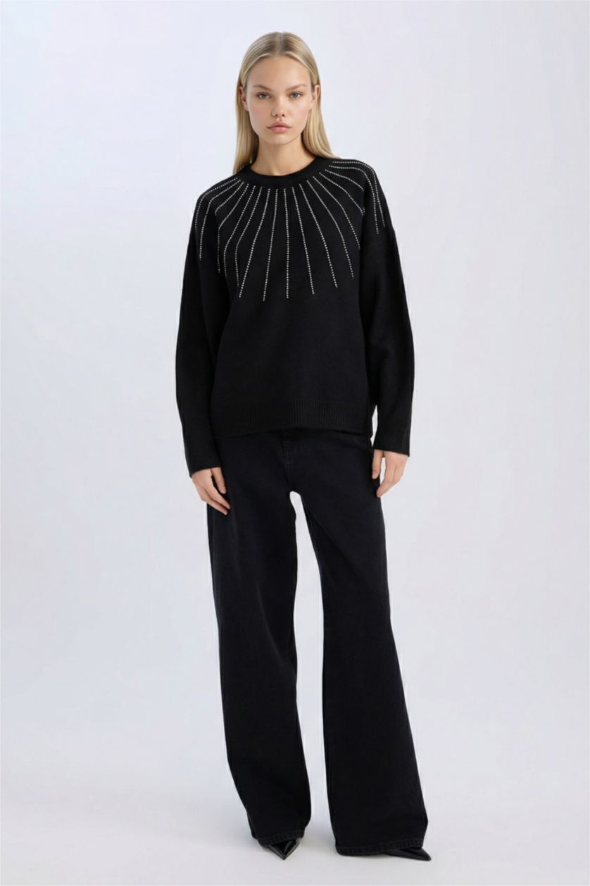 Kadın Siyah Oversize Geniş Kalıp Bisiklet Yaka Yumuşak Dokulu Taşlı Triko Kazak