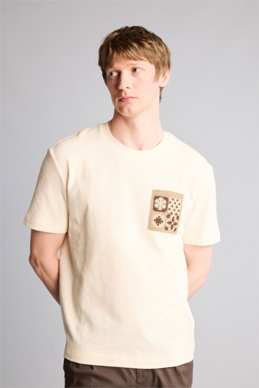 Erkek Kırık Beyaz Regular Fıt Bisiklet Yaka Kısa Kollu Tişört