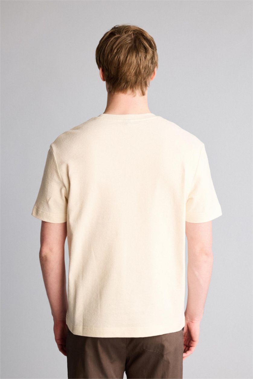 Erkek Kırık Beyaz Regular Fıt Bisiklet Yaka Kısa Kollu Tişört