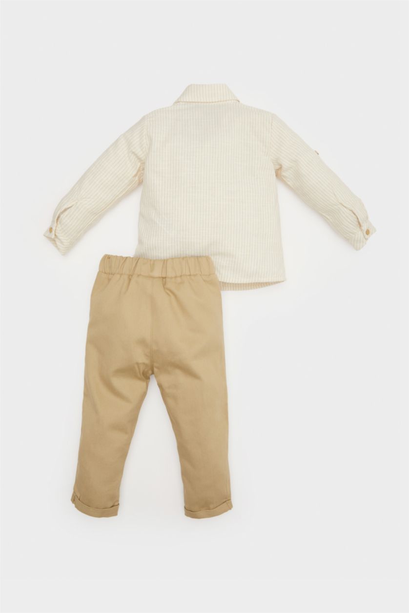 مولود ذكر بيج فاتح طقم من قميص أولاد مخطط بأكمام طويلة و سروال