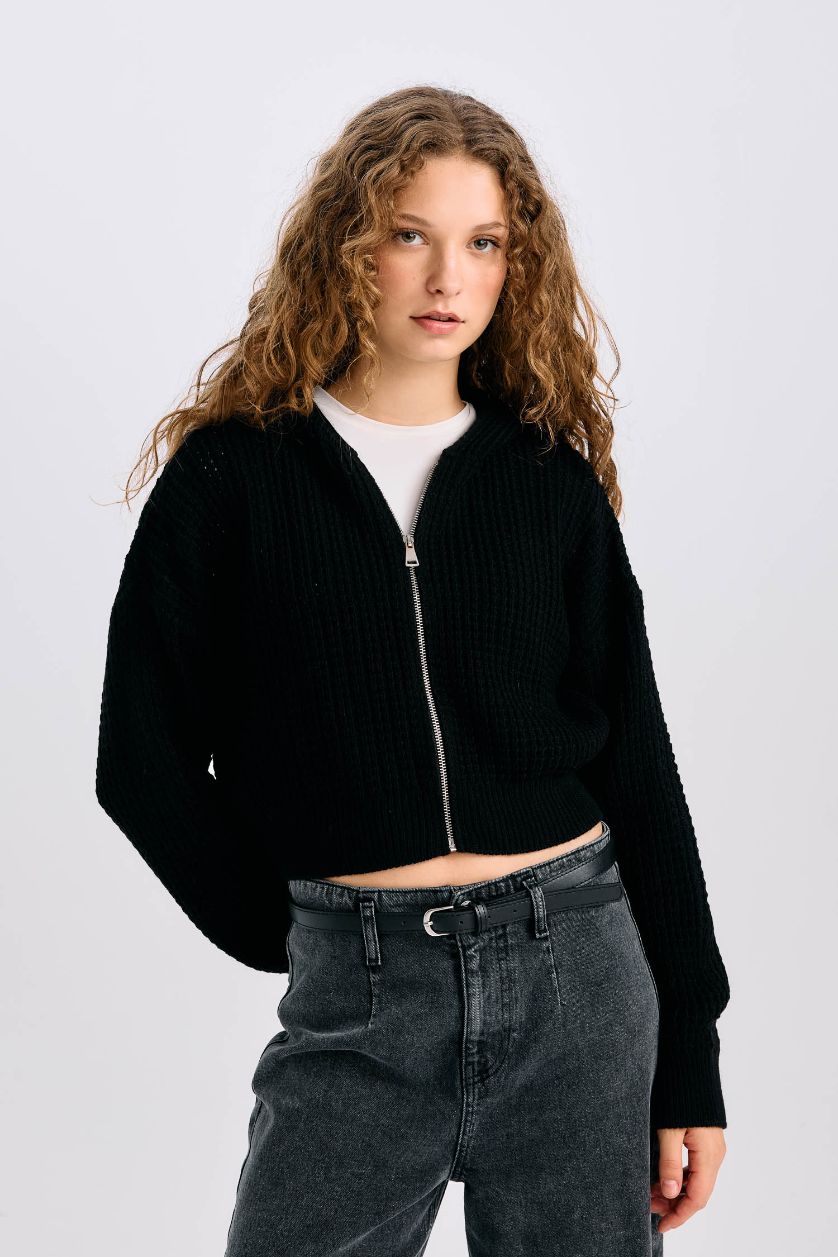 Kadın Siyah Regular Fit Kapüşonlu Fermuarlı Triko Hırka