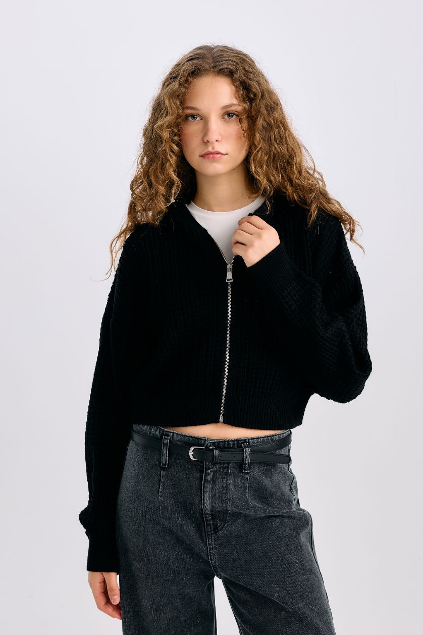 Kadın Siyah Regular Fit Kapüşonlu Fermuarlı Triko Hırka