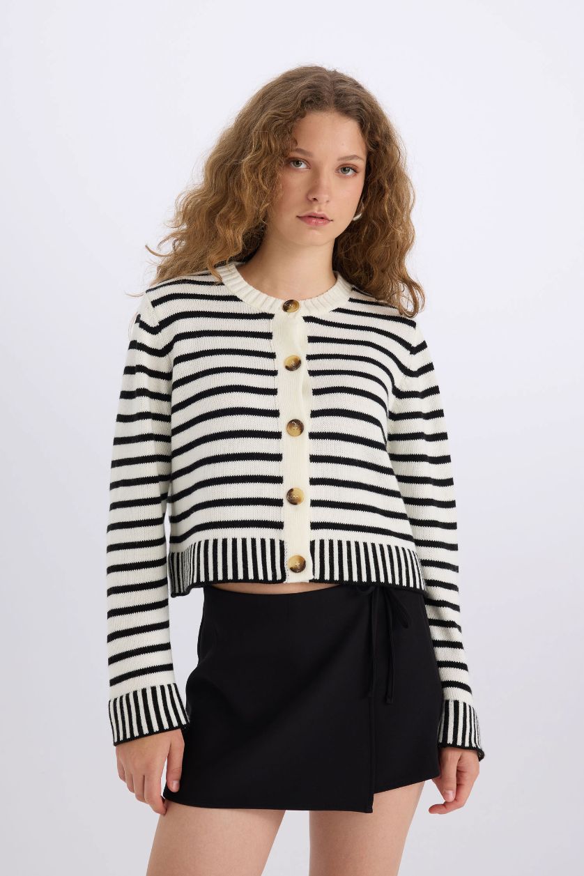 Woman Ecru Regular Fit Striped Crew Neck Striped Knit Cardigan