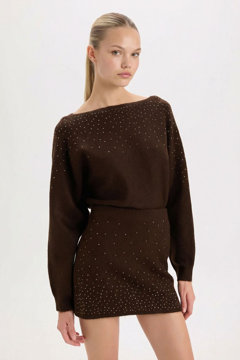 FEMME Marron Pull basique en tricot avec strass à col bateau Coupe régulière