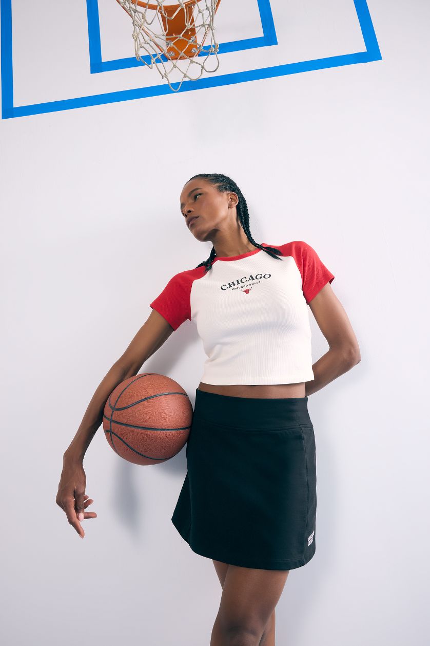 Kadın Ekru NBA Chicago Bulls Slim Fit Dar Kesim Bisiklet Yaka Sporcu Fitilli Kaşkorse Kısa Kollu Tişört