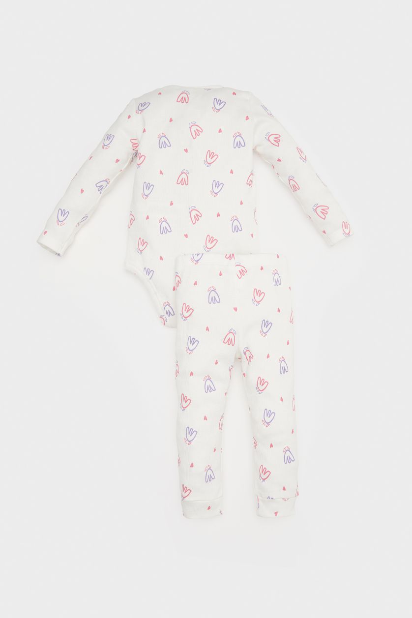 طفلة صغيرة بيج فاتح طقم من بودي بنات مضلع بطبعة زهور برقبة مستديرة و سروال