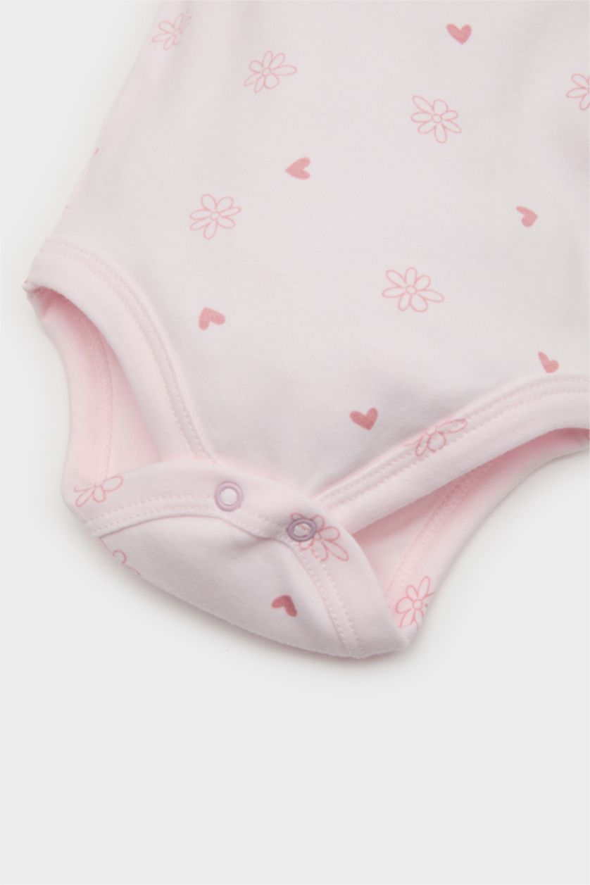 BABY GIRL Light Pink Baby Girl Patterned T-Shirt Body Bottom Beanie 4 Piece Set