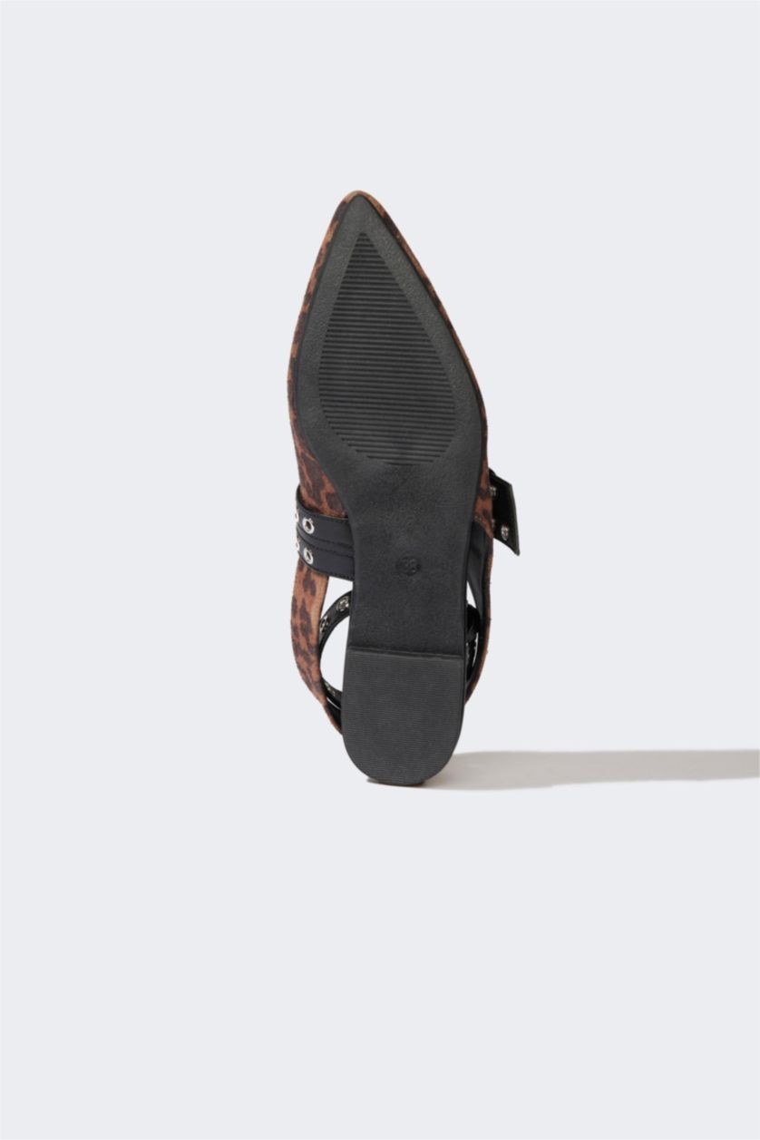 حريمي بني شوز فلات حريمي تايجر بكعب مسطح