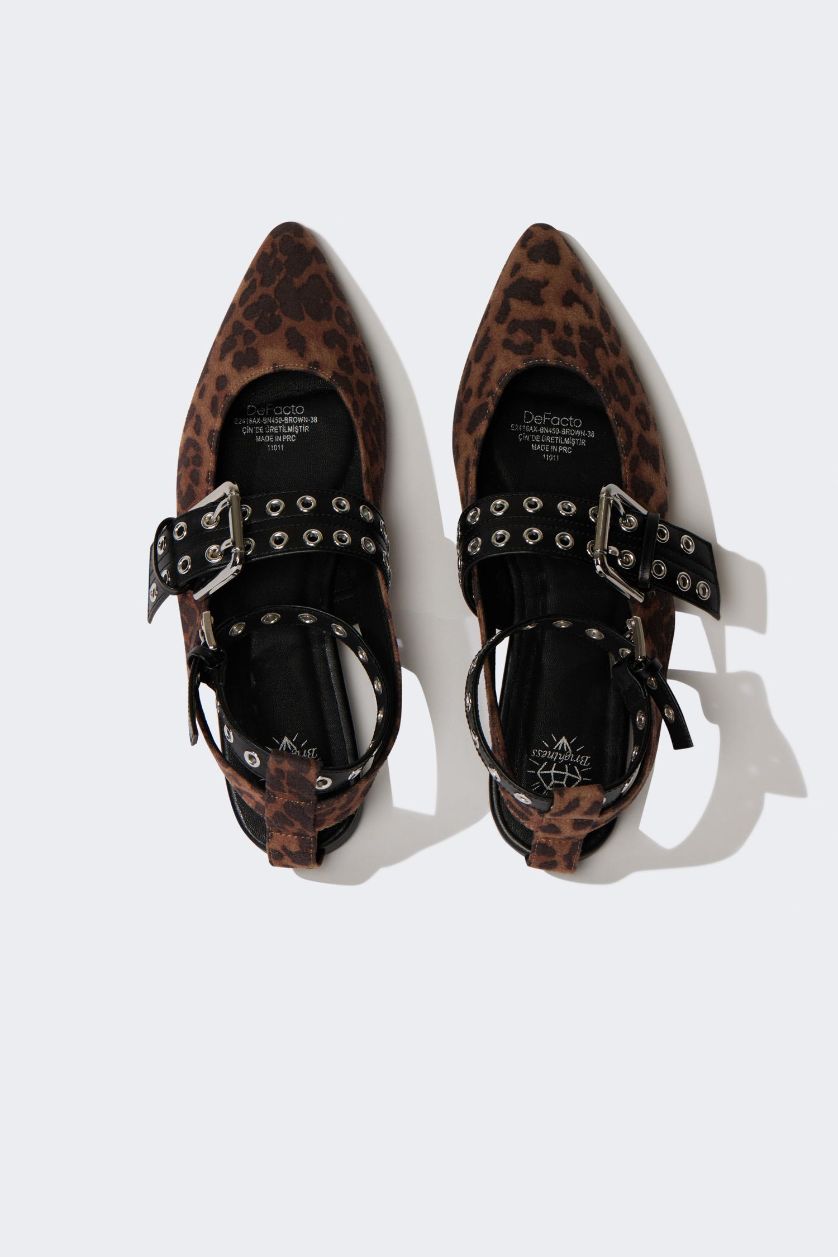 حريمي بني شوز فلات حريمي تايجر بكعب مسطح