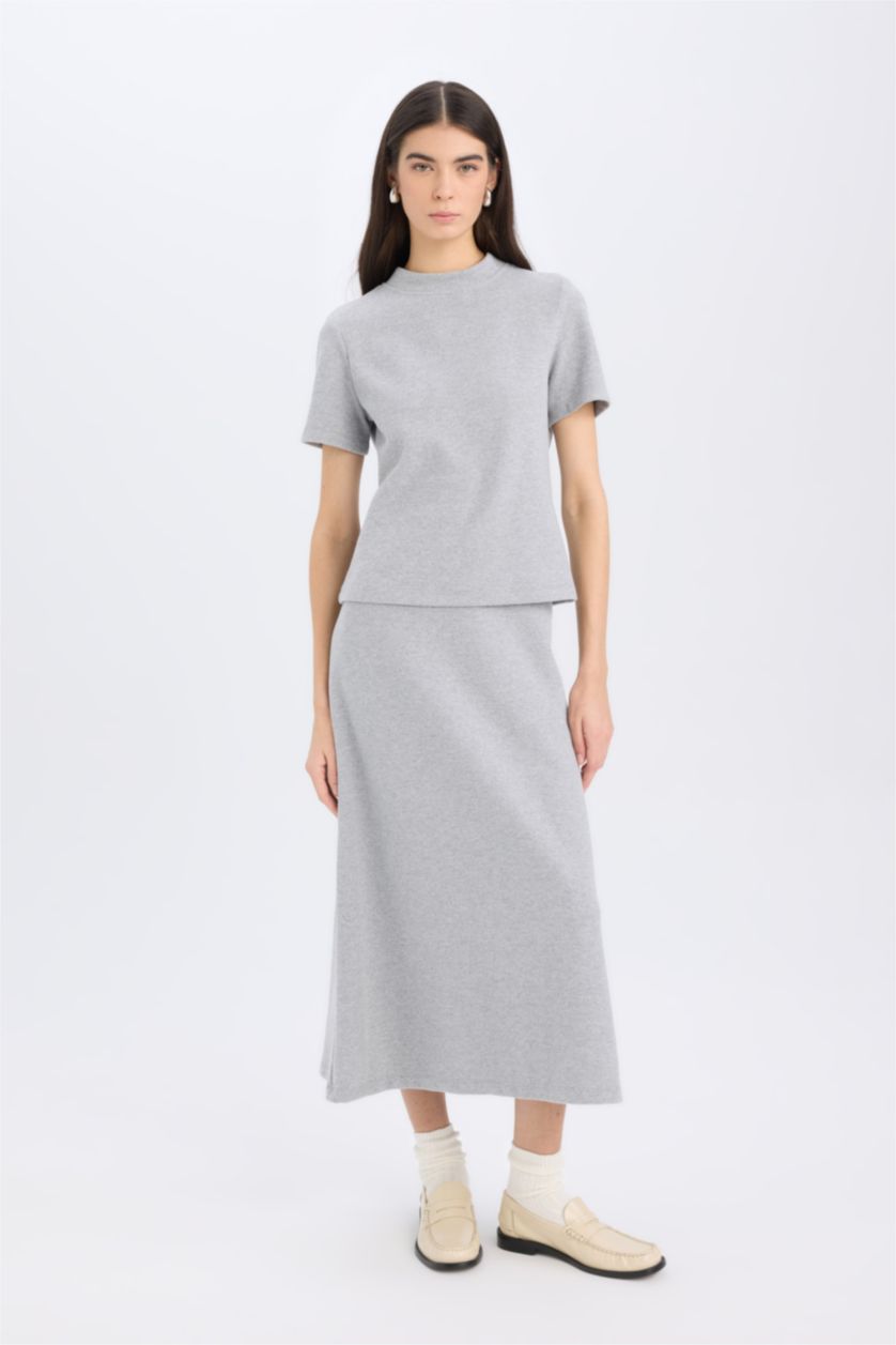 Kadın Gri Melanj Selanik Kumaş 2'li Takım Kısa Kollu Üst Beli Lastikli Midi Etek