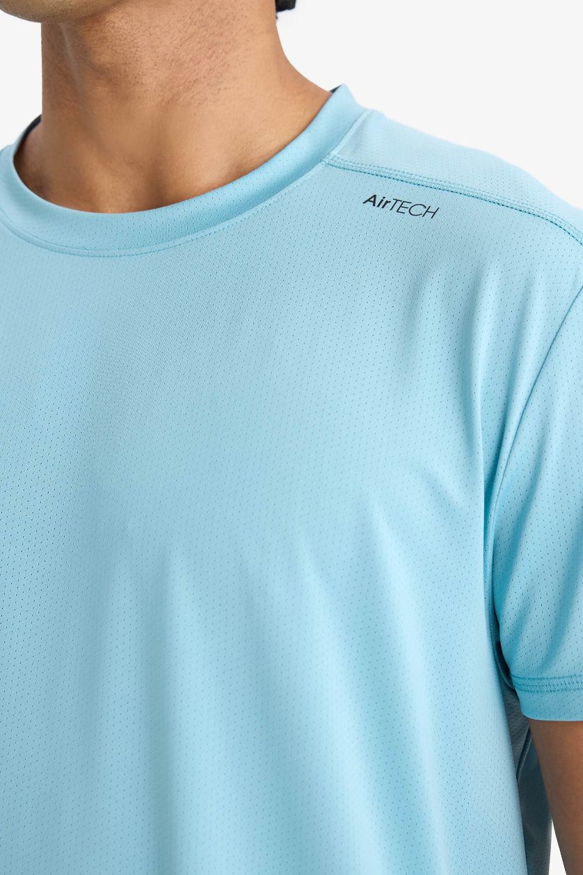 Erkek Açık Turkuaz Standart Fit Bisiklet Yaka Sporcu Kısa Kollu Tişört