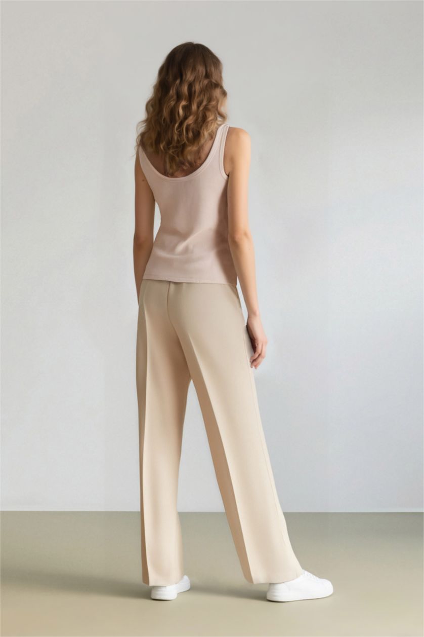 نساء بيج فاتح سروال وايد ليج