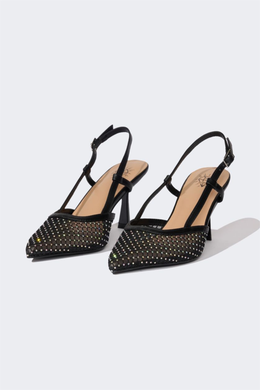 نساء أسود بكعب عالي