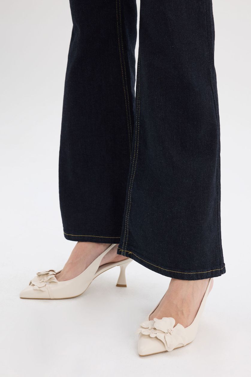 WOMAN White Woman Faux Leather Heeled Sandals