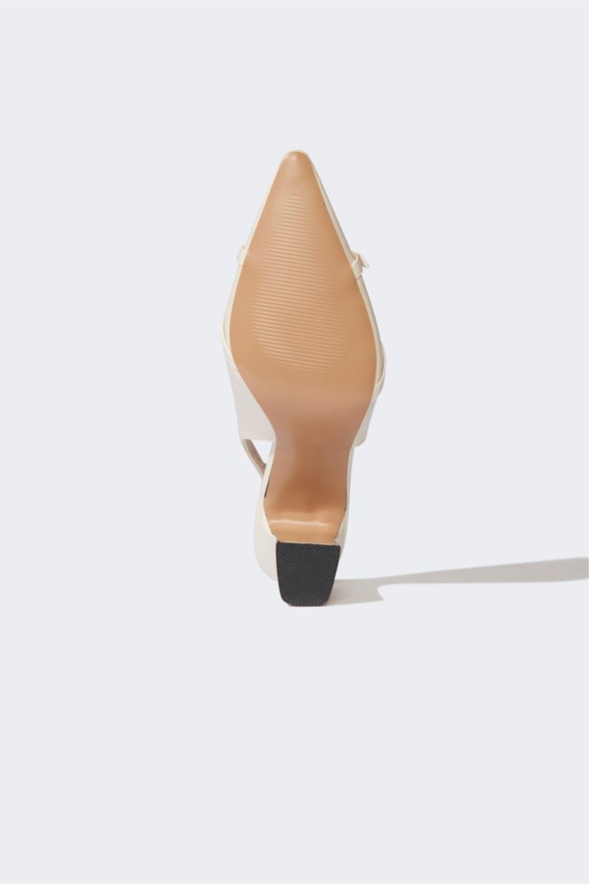 Woman Beige Woman Faux Leather Heeled Sandals