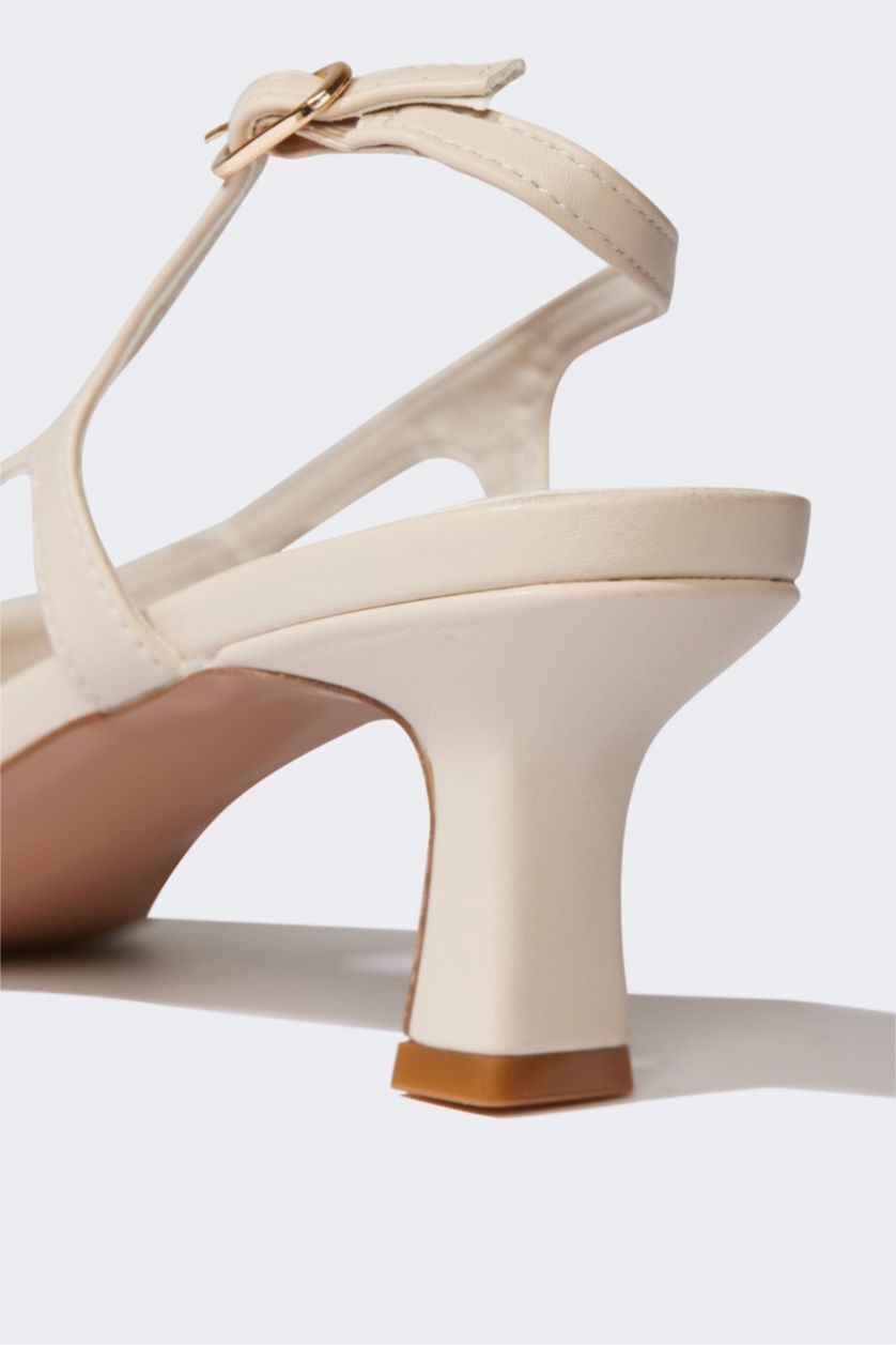 نساء بيج بكعب عالي