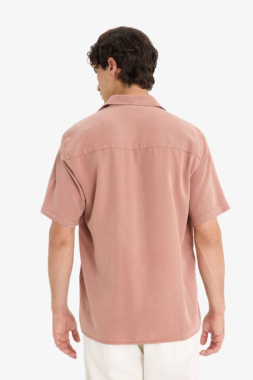 رجال وردي قميص نص ردن قصة عادية