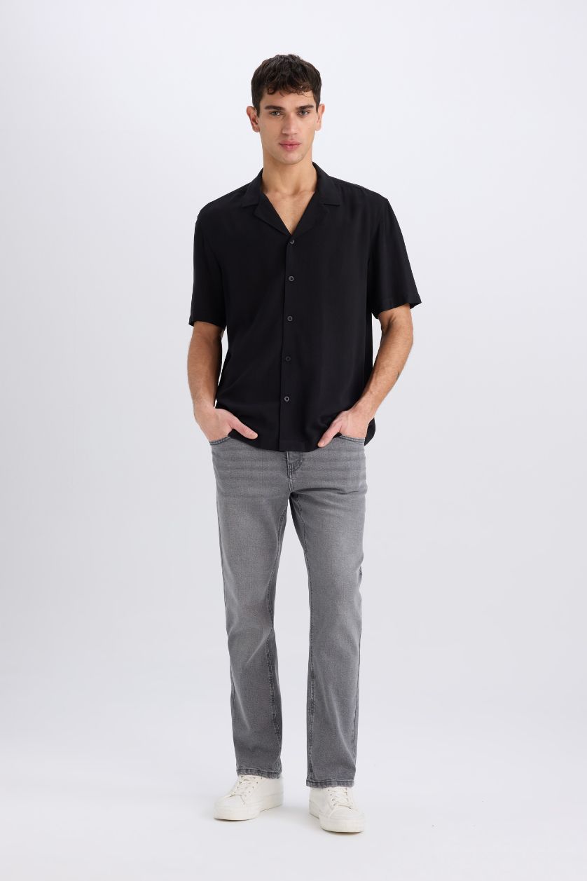 Ерлер қара қалыпты пішім Қысқа жеңді жейде