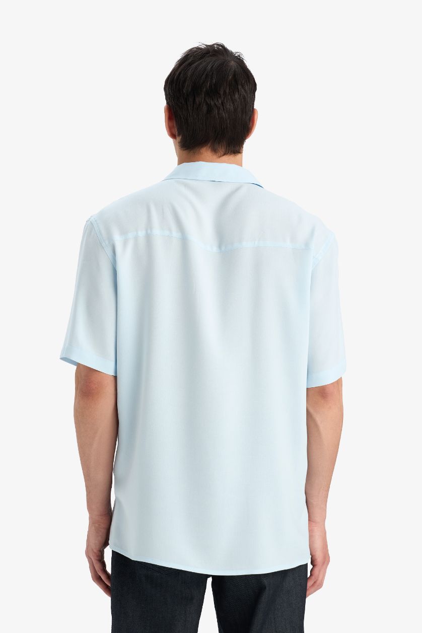 Erkek Açık Mavi Regular Fit Apaş Yaka Yazlık Kısa Kollu Gömlek