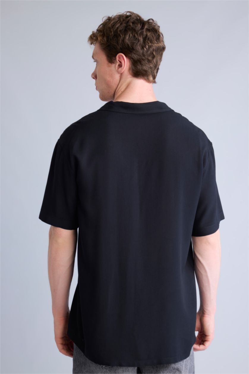 رجال أسود Regular Fit Apache Neck Short Sleeve Shirt