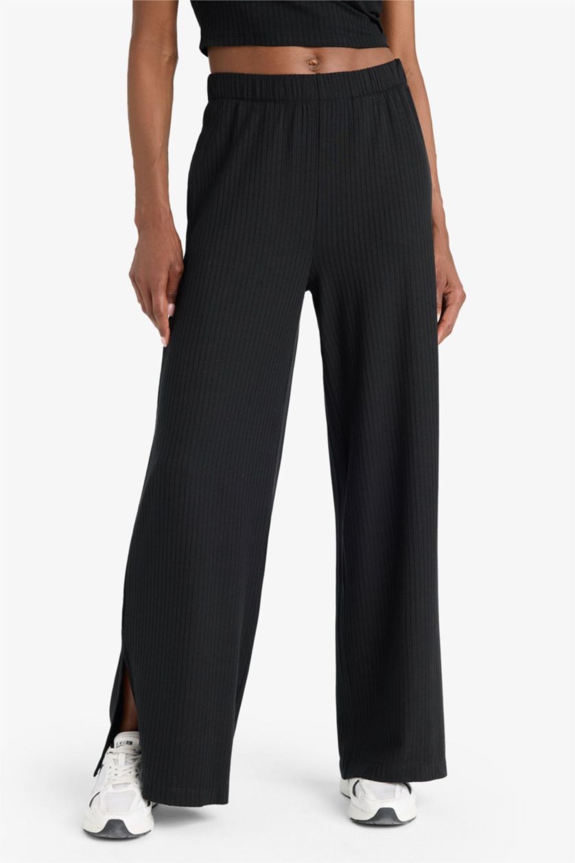 Kadın Siyah Wide Leg Geniş Paça Cepli Yırtmaçlı İnce Sporcu Pantolon