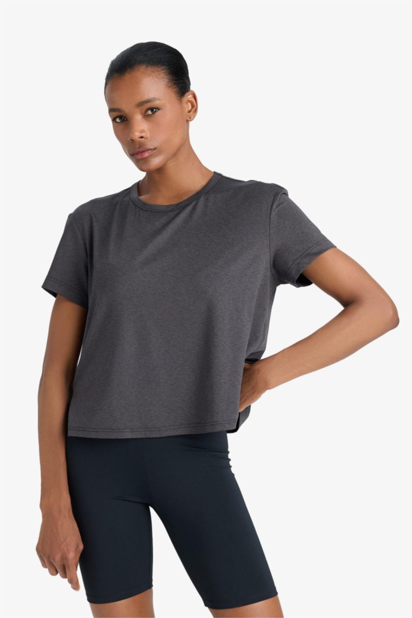 Kadın Siyah Bisiklet Yaka Sporcu Kısa Kollu Tişört