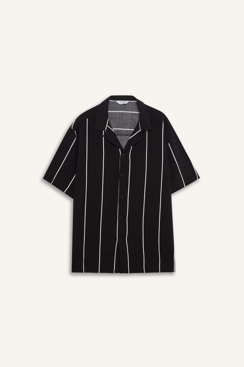 Erkek Siyah Regular Fit Apaş Yaka Çizgili Yazlık Kısa Kollu Gömlek