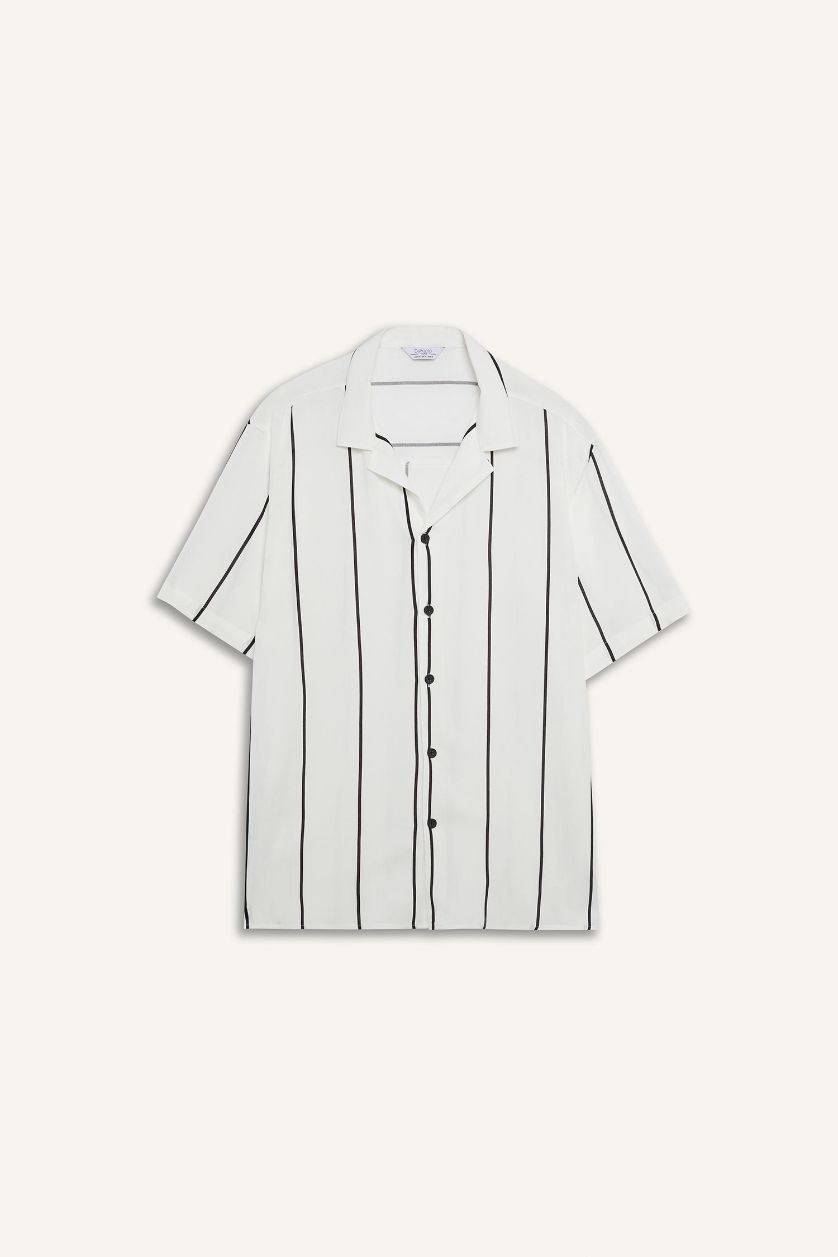 Erkek Beyaz Regular Fit Apaş Yaka Çizgili Yazlık Kısa Kollu Gömlek
