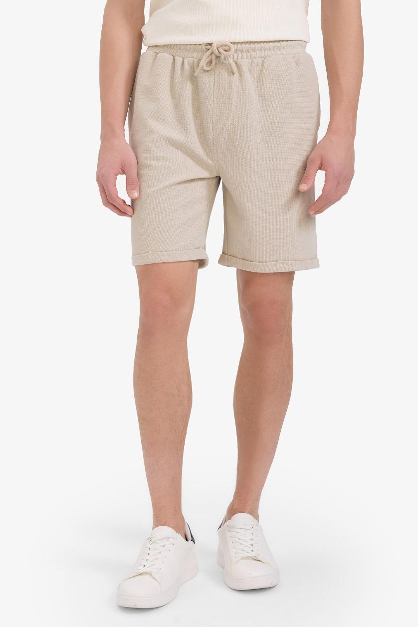 HOMME Beige Short Bermuda basique à coupe régulière pour homme