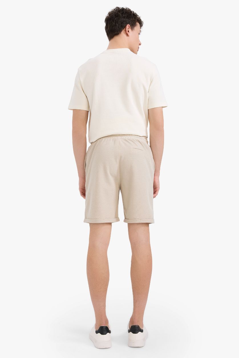 HOMME Beige Short Bermuda basique à coupe régulière pour homme