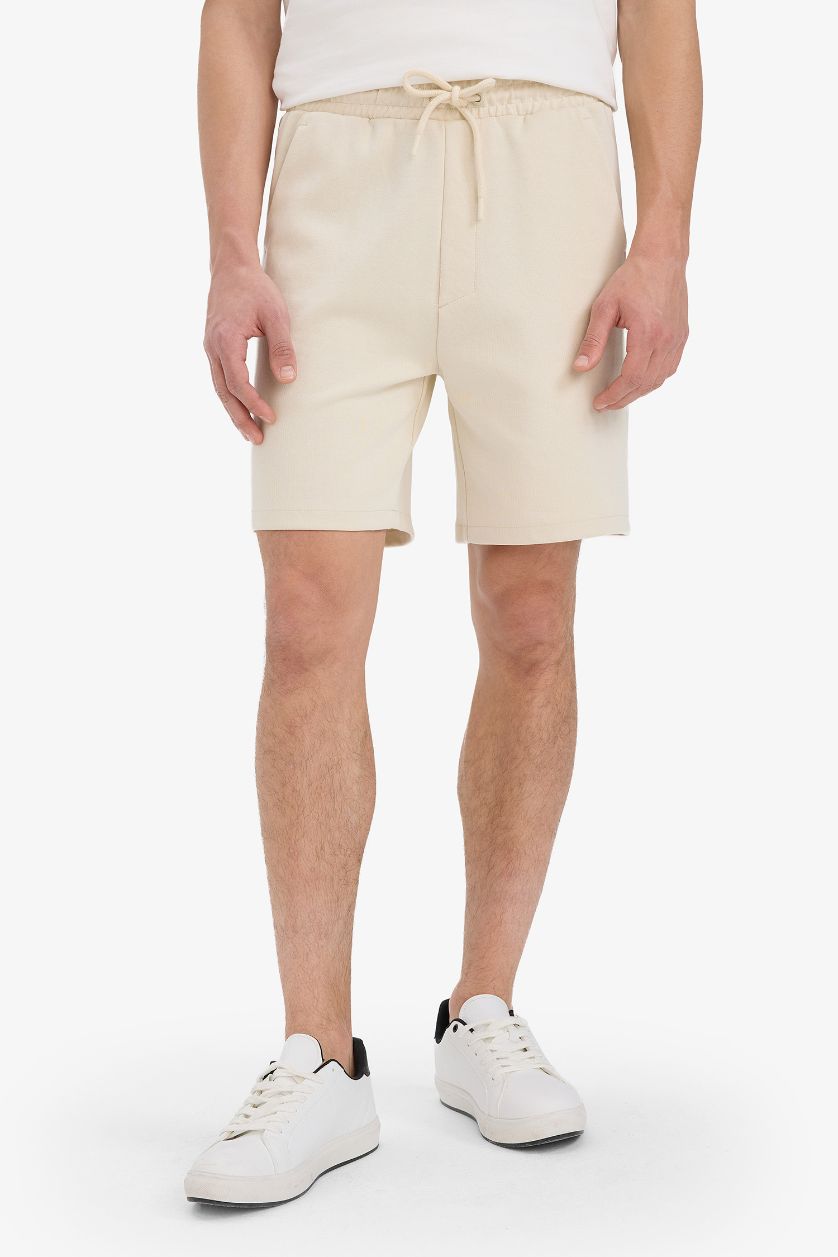 رجال بيج شورت كابري قصة عادية