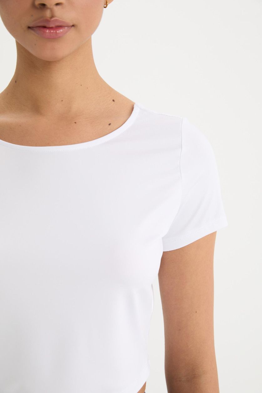 Kadın Beyaz Crop Bisiklet Yaka Sporcu Kısa Kollu Tişört