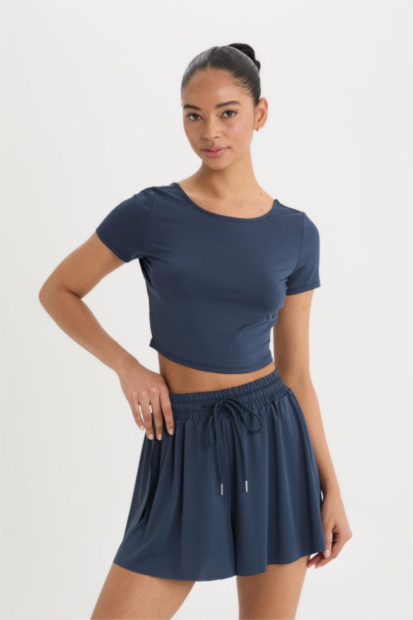 Kadın Lacivert Standart Fit Sporcu Kısa Paça Şort Etek