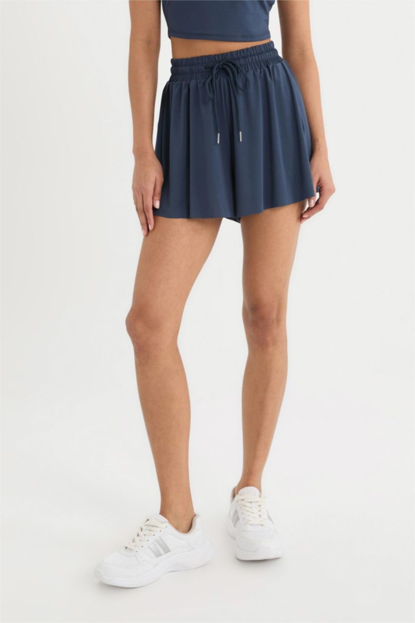 Kadın Lacivert Standart Fit Sporcu Kısa Paça Şort Etek