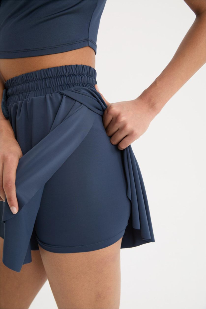 Kadın Lacivert Standart Fit Sporcu Kısa Paça Şort Etek