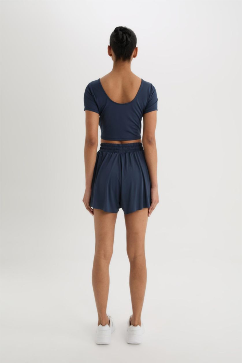 Kadın Lacivert Standart Fit Sporcu Kısa Paça Şort Etek