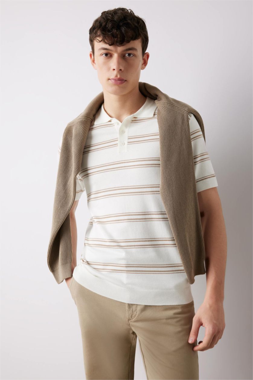 Erkek Ekru Regular Fit Polo Yaka Kısa Kollu Yumuşak Tuşeli Triko Tişört