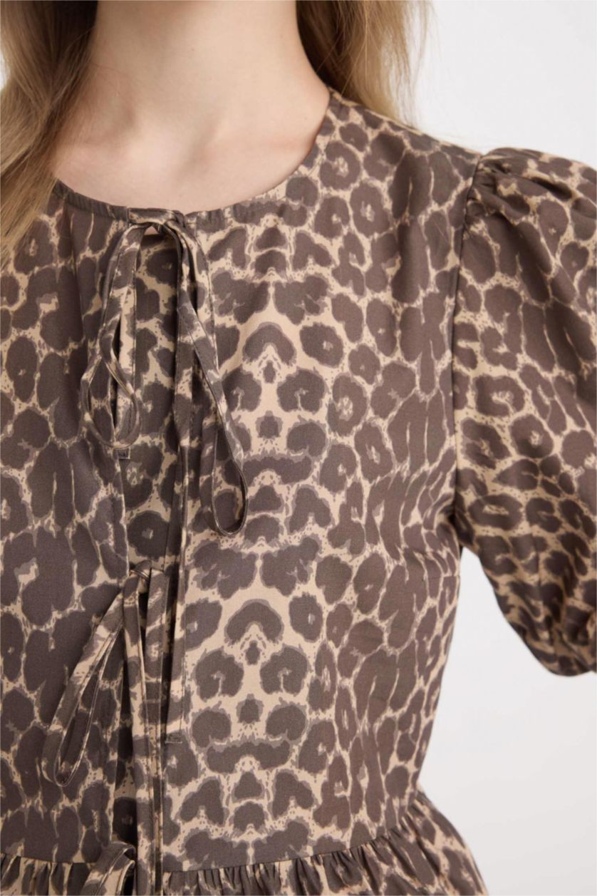 FEMME Beige Blouse à Manches Courtes Coupe Régulière à Col Rond