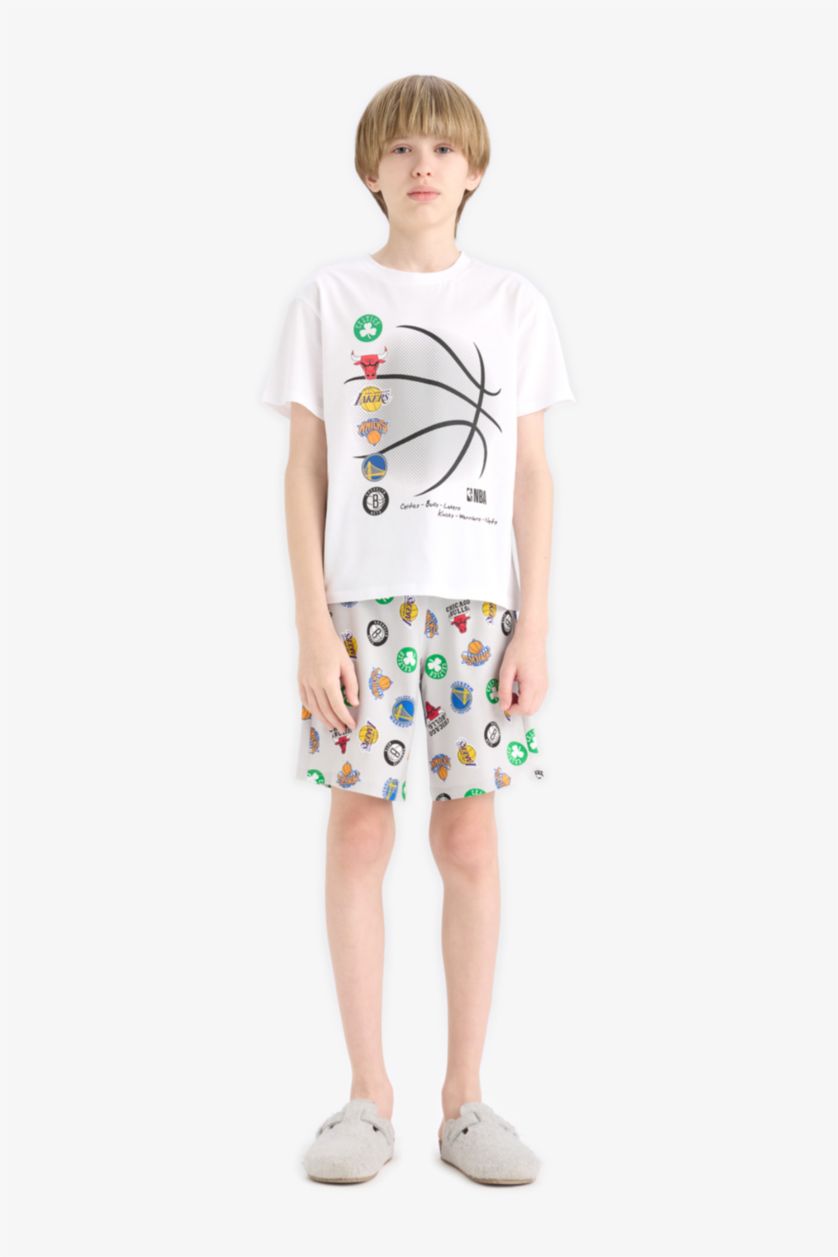 أولادي أبيض طقم بيجاما قصة عادية من NBA - قطعتين