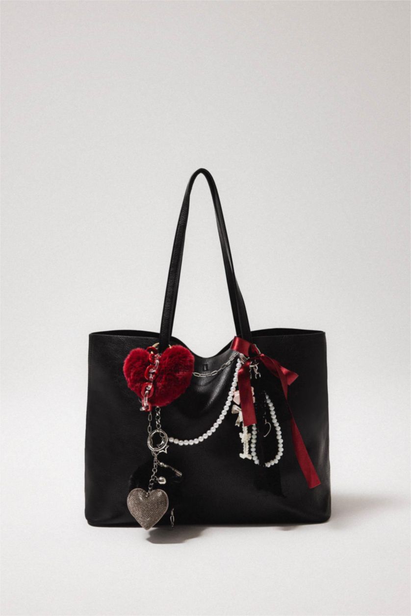 Kadın Lila Büyük Kadın Kırmızı Ponpon Kalp Detaylı Charm Anahtarlık