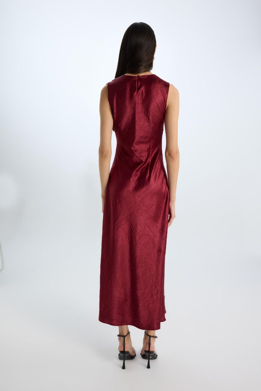 Kadın Bordo Degaje Yaka Saten Kolsuz Maxi Abiye Elbise