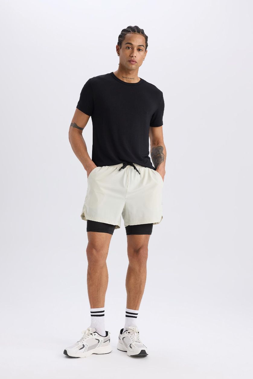 Erkek Açık Bej Slim Fit Dar Kesim Sporcu Taytlı Şort