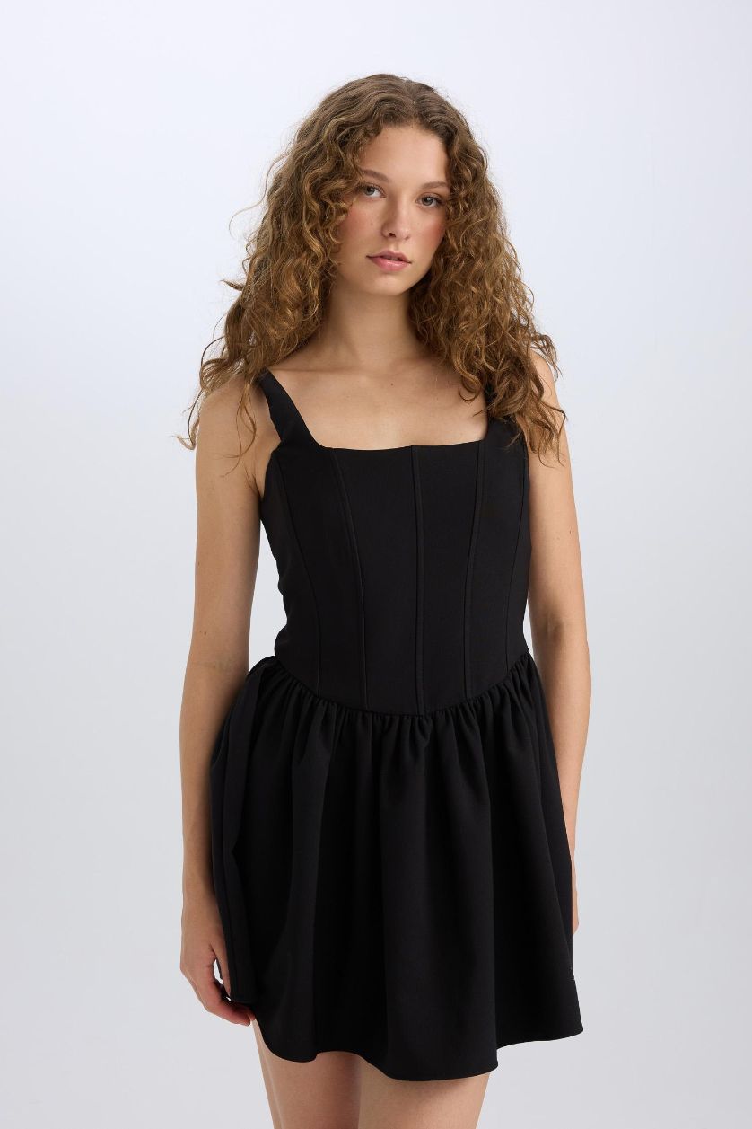 Kadın Siyah Kare Yaka Askılı Mini Elbise