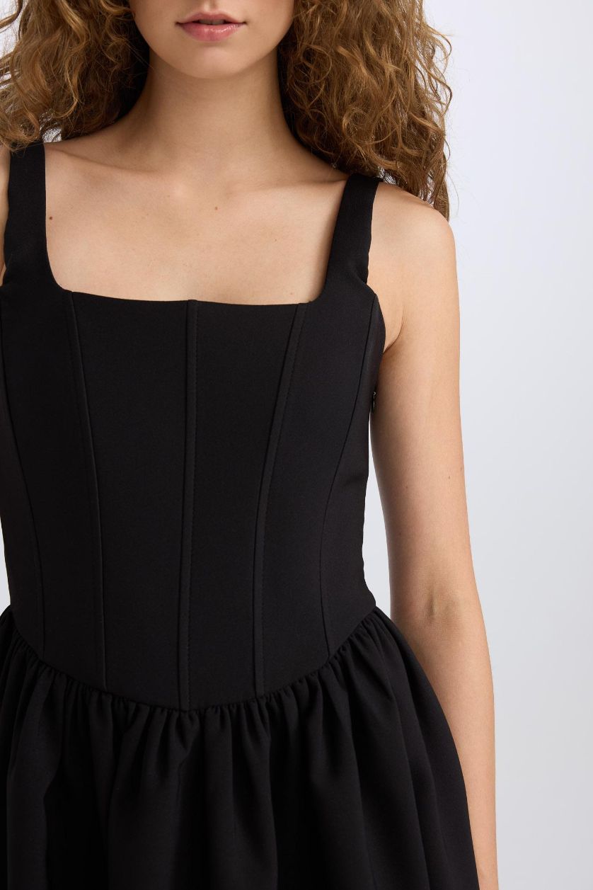 Kadın Siyah Kare Yaka Askılı Mini Elbise