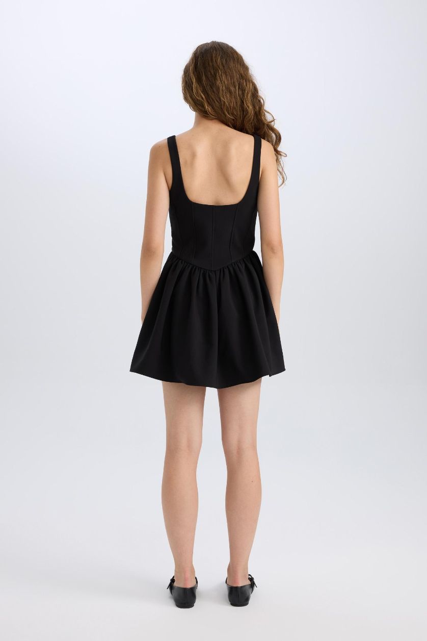 Kadın Siyah Kare Yaka Askılı Mini Elbise