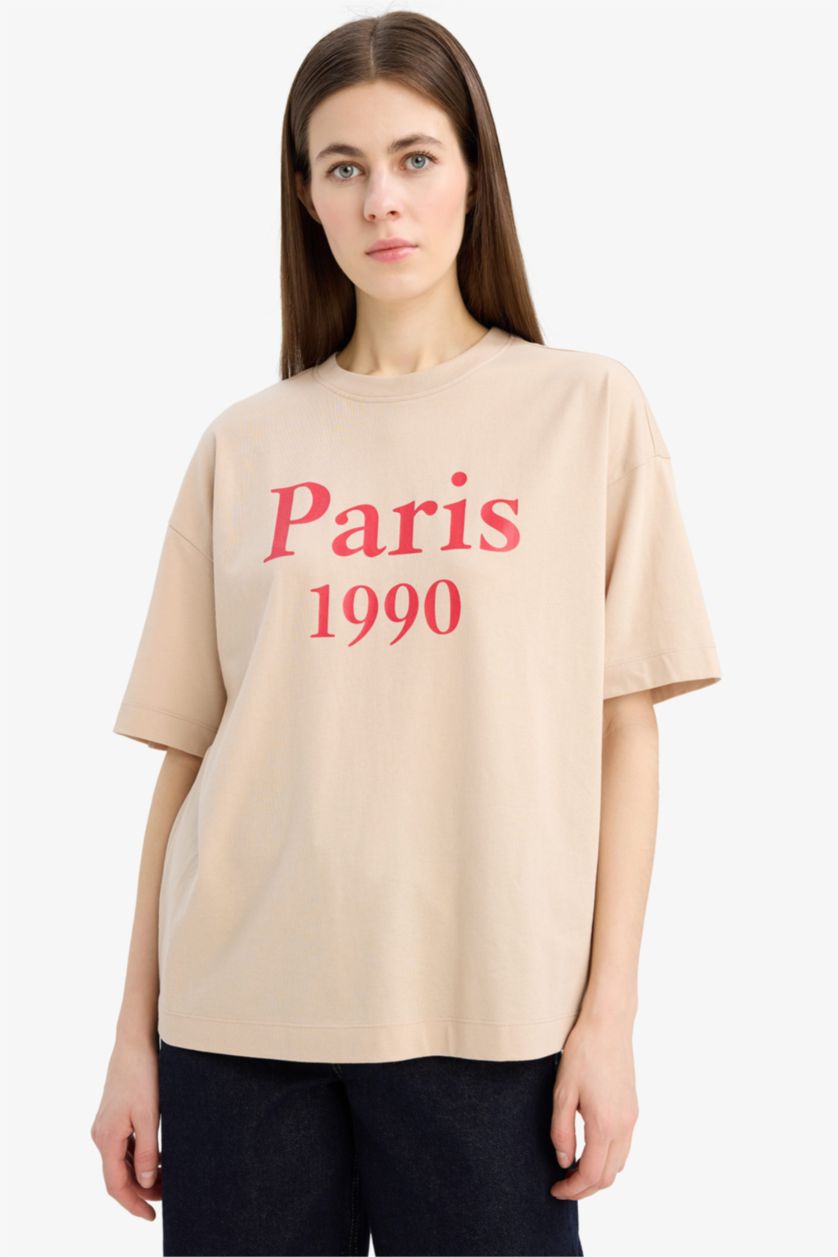 نساء اللون الرملي تيشيرت نص ردن اوفر سايز بياخة مستديرة بطبعة شعار