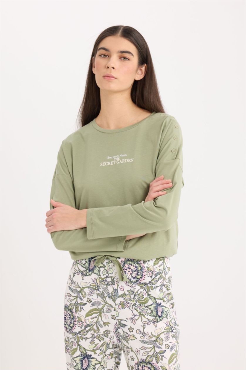 FEMME Kaki Ensemble Pyjama Top à manches longues et pantalon à motifs de Fall in Love