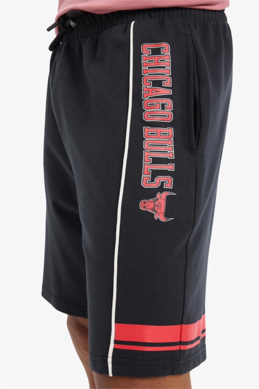 MAN Black DeFactoFit NBA Chicago Bulls Standard Fit Shorts