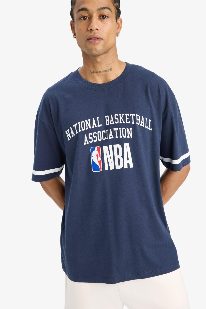 Erkek Lacivert %100 Pamuk NBA Wordmark Oversize Geniş Kalıp Bisiklet Yaka Kısa Kollu Tişört