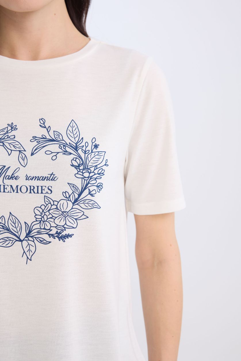 Kadın Ekru Regular Fit Bisiklet Yaka Baskılı Kısa Kollu Tişört